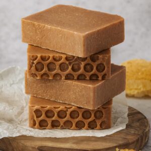 Savon artisanal au miel de tilleul
